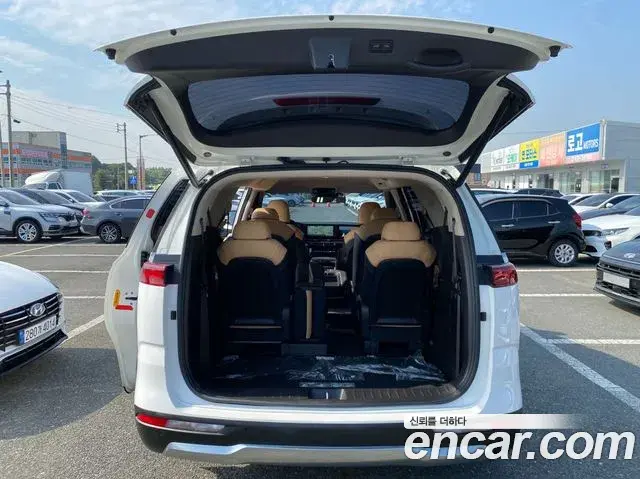Kia Carnival 2020 — Фото 19/20