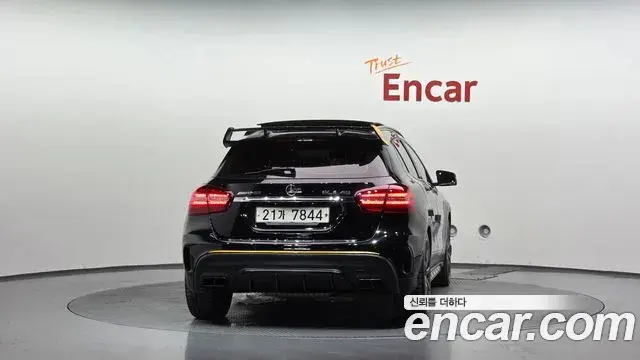 Mercedes-Benz GLA-Class 2018 — Фото 4/20