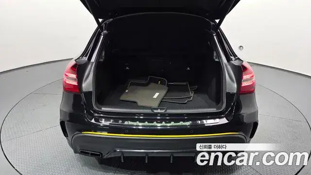 Mercedes-Benz GLA-Class 2018 — Фото 20/20