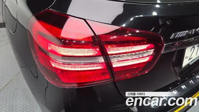 Mercedes-Benz GLA-Class 2018 — ფოტო 19/35