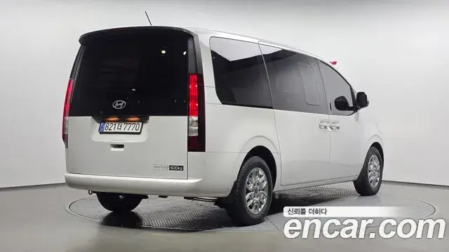 Hyundai Staria 2024 — Фото 2/20