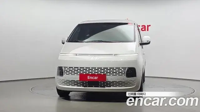 Hyundai Staria 2024 — Фото 3/20