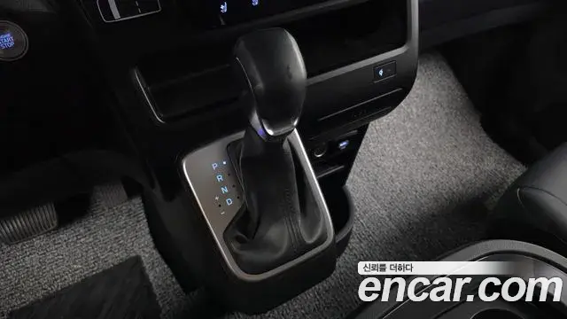 Hyundai Staria 2024 — Фото 9/20