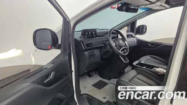 Hyundai Staria 2024 — Фото 10/20