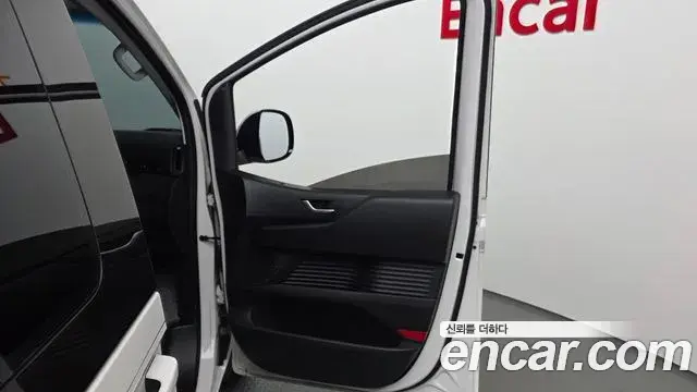 Hyundai Staria 2024 — Şəkil 31/37