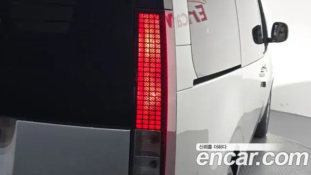 Hyundai Staria 2026 — Şəkil 24/31