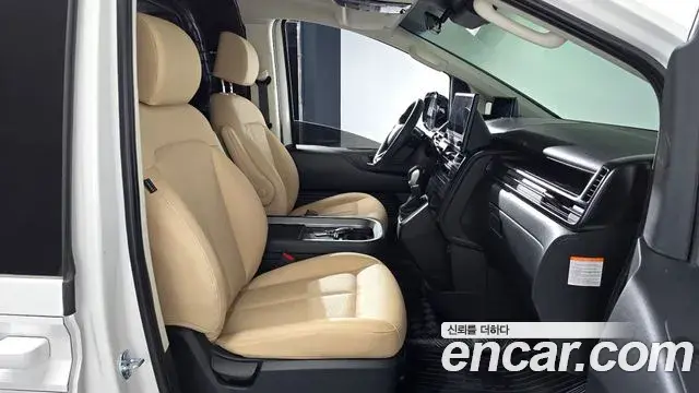 Hyundai Staria 2026 — Şəkil 16/31