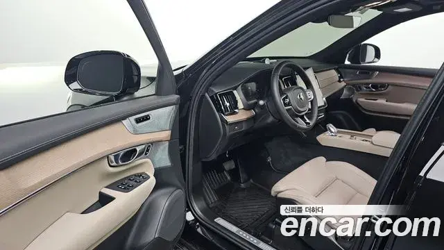 Volvo XC90 2025 — Фото 10/20