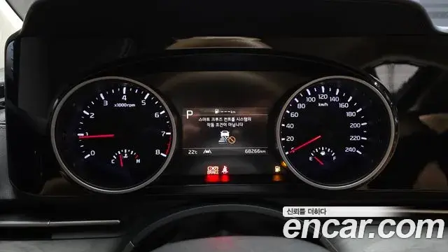 Kia Carnival 2022 — Фото 8/20