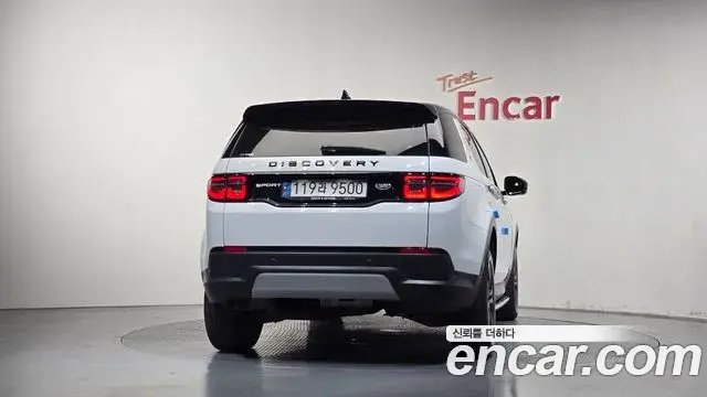 Land Rover Discovery Sport 2021 — Фото 3/20
