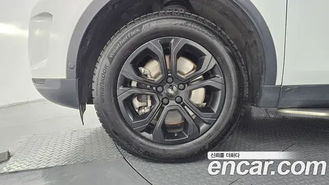 Land Rover Discovery Sport 2021 — Фото 4/20