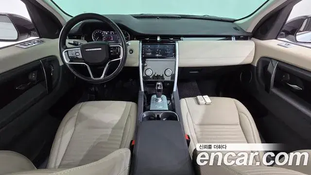 Land Rover Discovery Sport 2021 — Фото 9/20