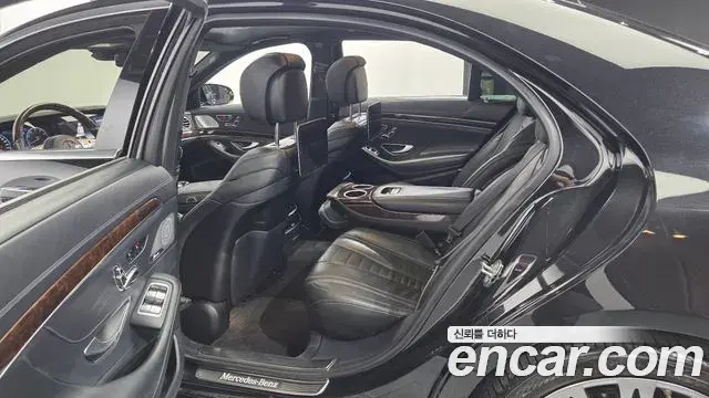 Mercedes-Benz S-Class 2018 — Фото 11/20