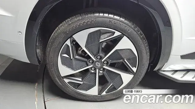 Renault Samsung Grand Koleos 2024 — Photo 2/20