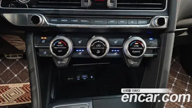 Genesis G70 2019 — ფოტო 10/37