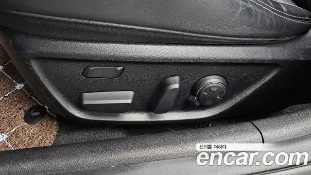 Genesis G70 2019 — ფოტო 21/37