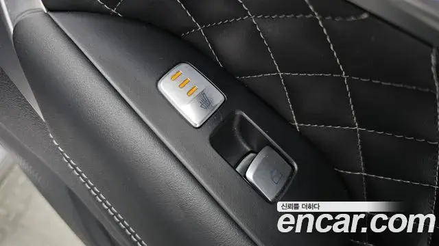Genesis G70 2019 — ფოტო 30/37