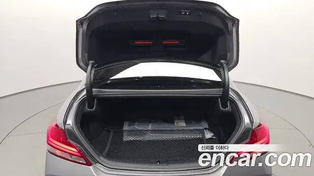 Genesis G70 2019 — ფოტო 1/37