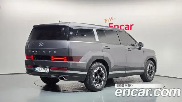 Hyundai Santa Fe 2023 — Фото 2/20