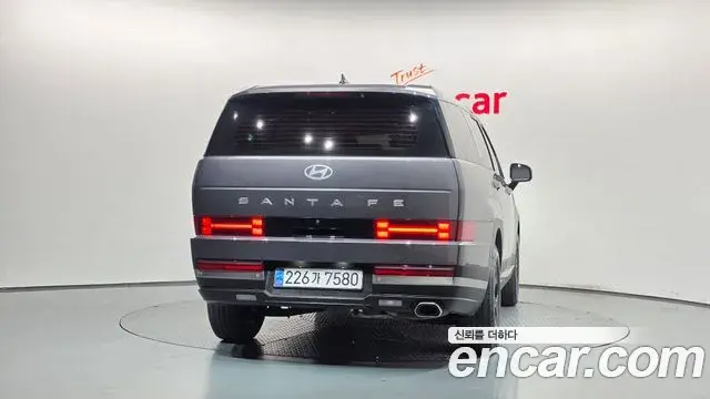 Hyundai Santa Fe 2023 — Фото 4/20