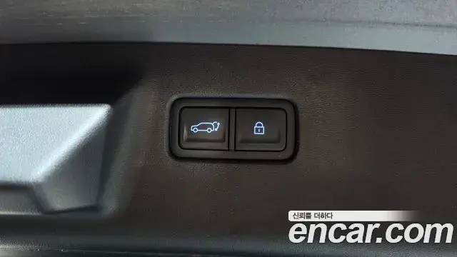 Hyundai Santa Fe 2023 — Фото 18/20