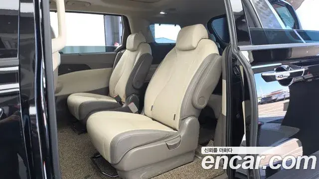 Kia Carnival 2025 — Şəkil 17/34