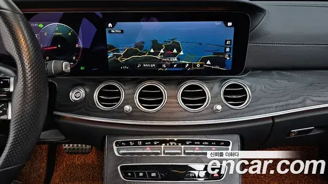 Mercedes-Benz E-Class 2021 — Фото 14/20