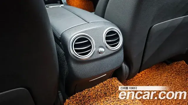 Mercedes-Benz E-Class 2021 — Фото 18/20