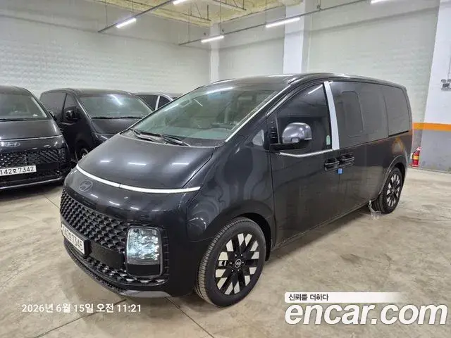 Hyundai Staria 2025 — Photo 14/14