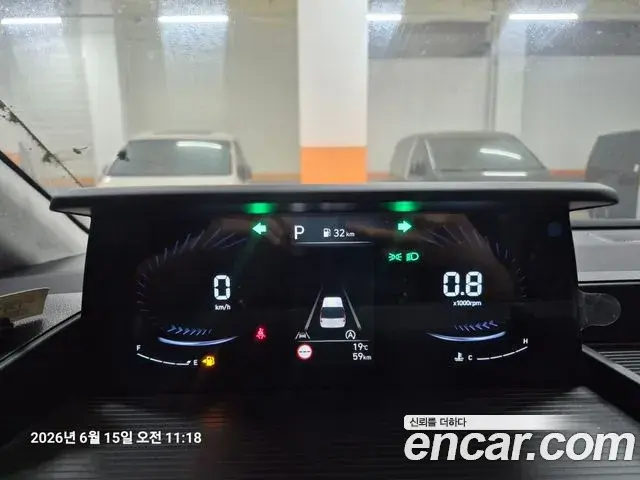 Hyundai Staria 2025 — Photo 5/14