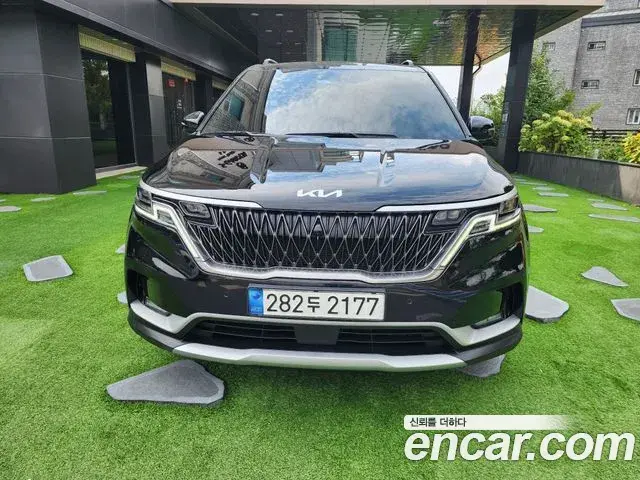 Kia Carnival 2023 — Photo 9/20