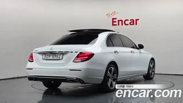 Mercedes-Benz E-Class 2018 — Фото 2/20