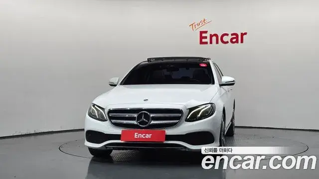 Mercedes-Benz E-Class 2018 — Фото 3/20