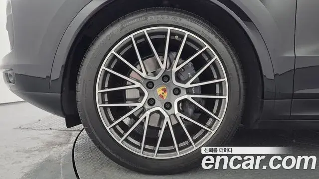 Porsche Cayenne 2021 — Photo 5/20