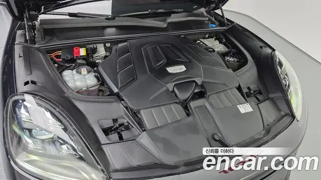 Porsche Cayenne 2021 — Photo 6/20