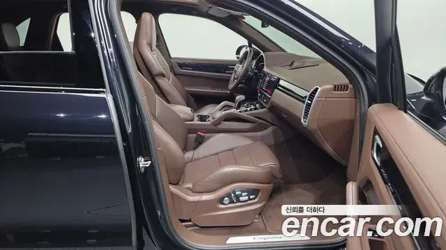 Porsche Cayenne 2021 — Photo 11/20