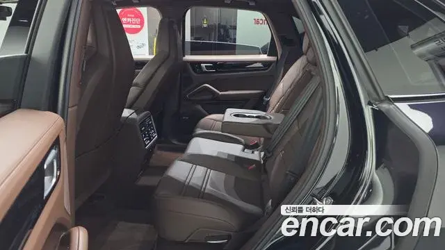 Porsche Cayenne 2021 — Photo 12/20