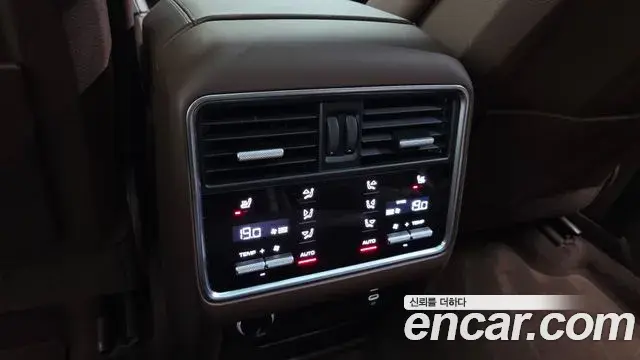 Porsche Cayenne 2021 — Photo 18/20
