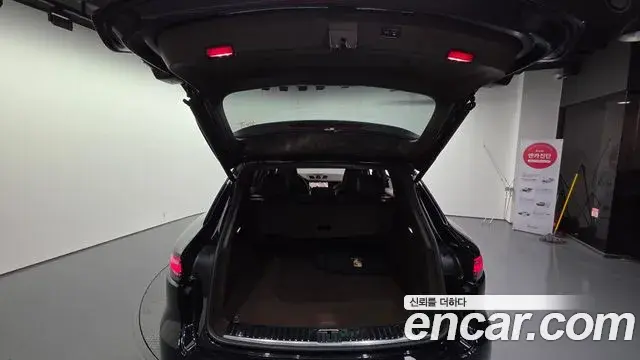 Porsche Cayenne 2021 — Photo 20/20