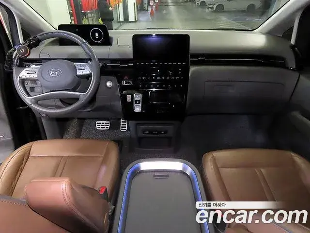 Hyundai Staria 2021 — Фото 8/20