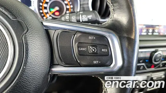 Jeep Wrangler 2021 — Фото 19/20