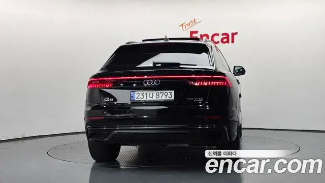 Audi Q7 2023 — Фото 4/20