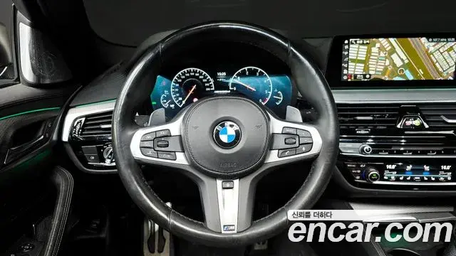 BMW 5 Series 2019 — Фото 14/20