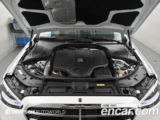 Mercedes-Benz S-Class 2025 — Фото 9/18