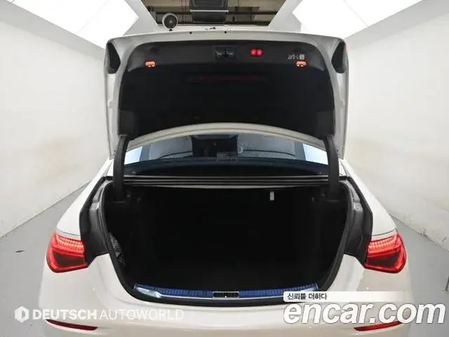 Mercedes-Benz S-Class 2025 — Фото 16/18
