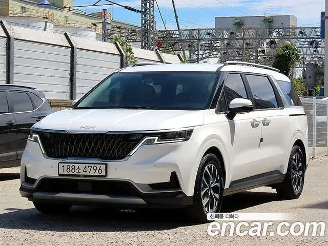 Kia Carnival 2021 — Фото 1/19