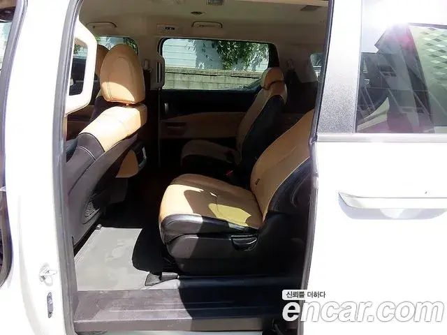 Kia Carnival 2021 — Фото 5/19