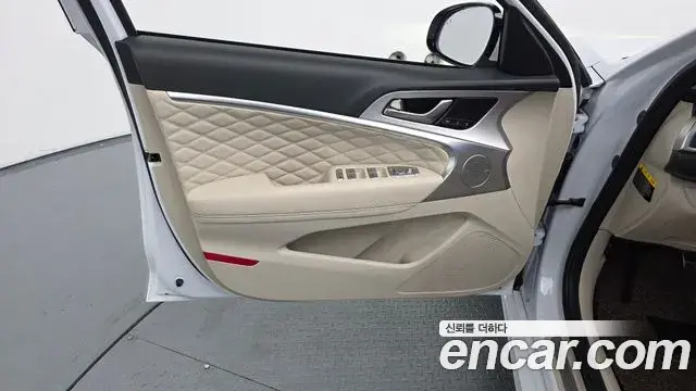 Genesis G70 2018 — ფოტო 18/32