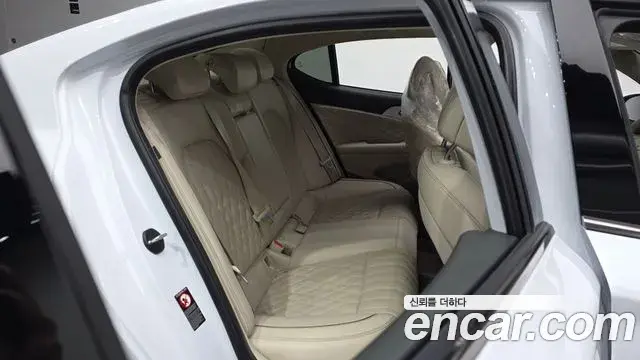 Genesis G70 2018 — ფოტო 31/32