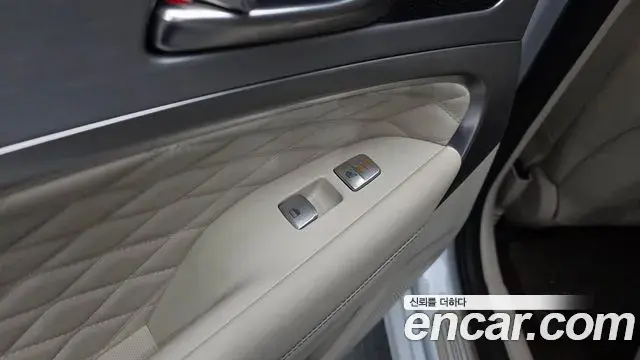 Genesis G70 2018 — ფოტო 6/32